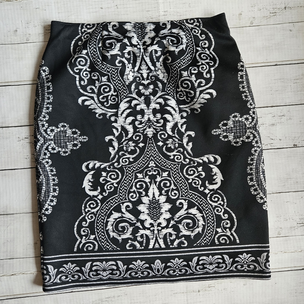 Valerie Stevens Skirt Size Small